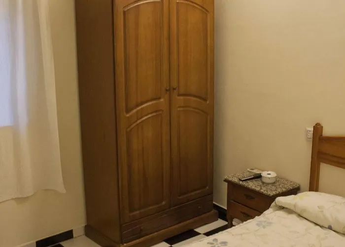 Konukevi El Emigrante Dos Hermanas