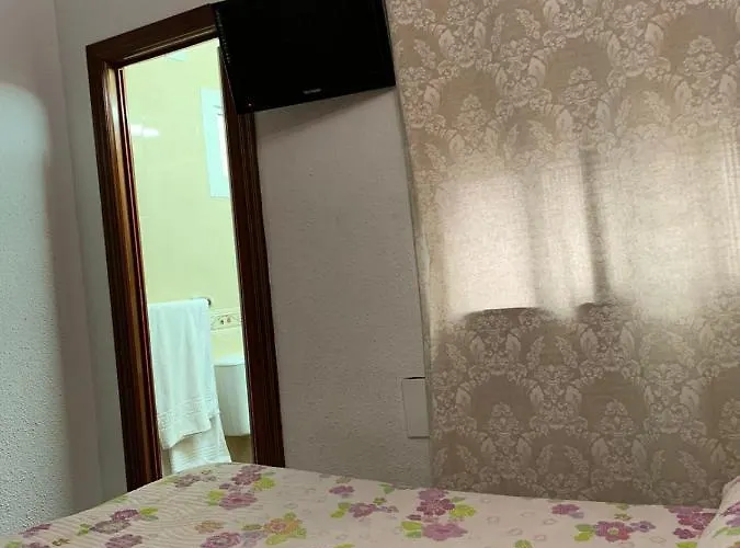 El Emigrante Konukevi Dos Hermanas